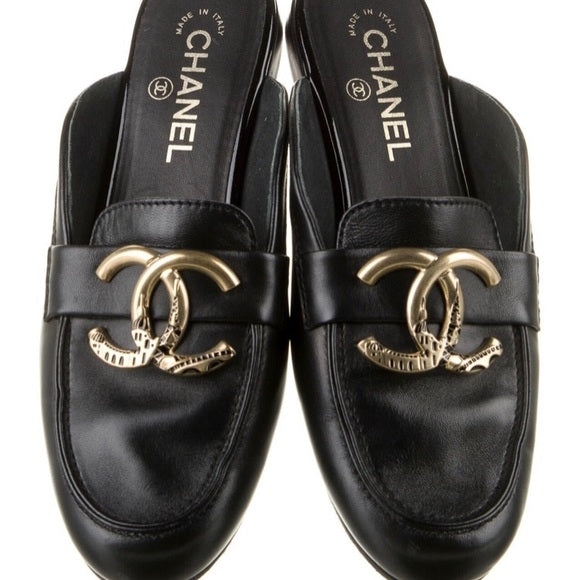 Chanel 2020 Interlocking CC Logo Mules Size 8.5